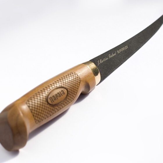 Kniv med tydelig lasermærkning fra Cencorp’s lasermarkeringsløsninger