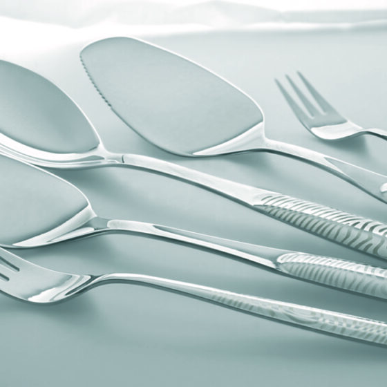 Rustfrit stålemne med detaljeret lasermærkning fra Cencorp’s lasermarkeringsløsninger